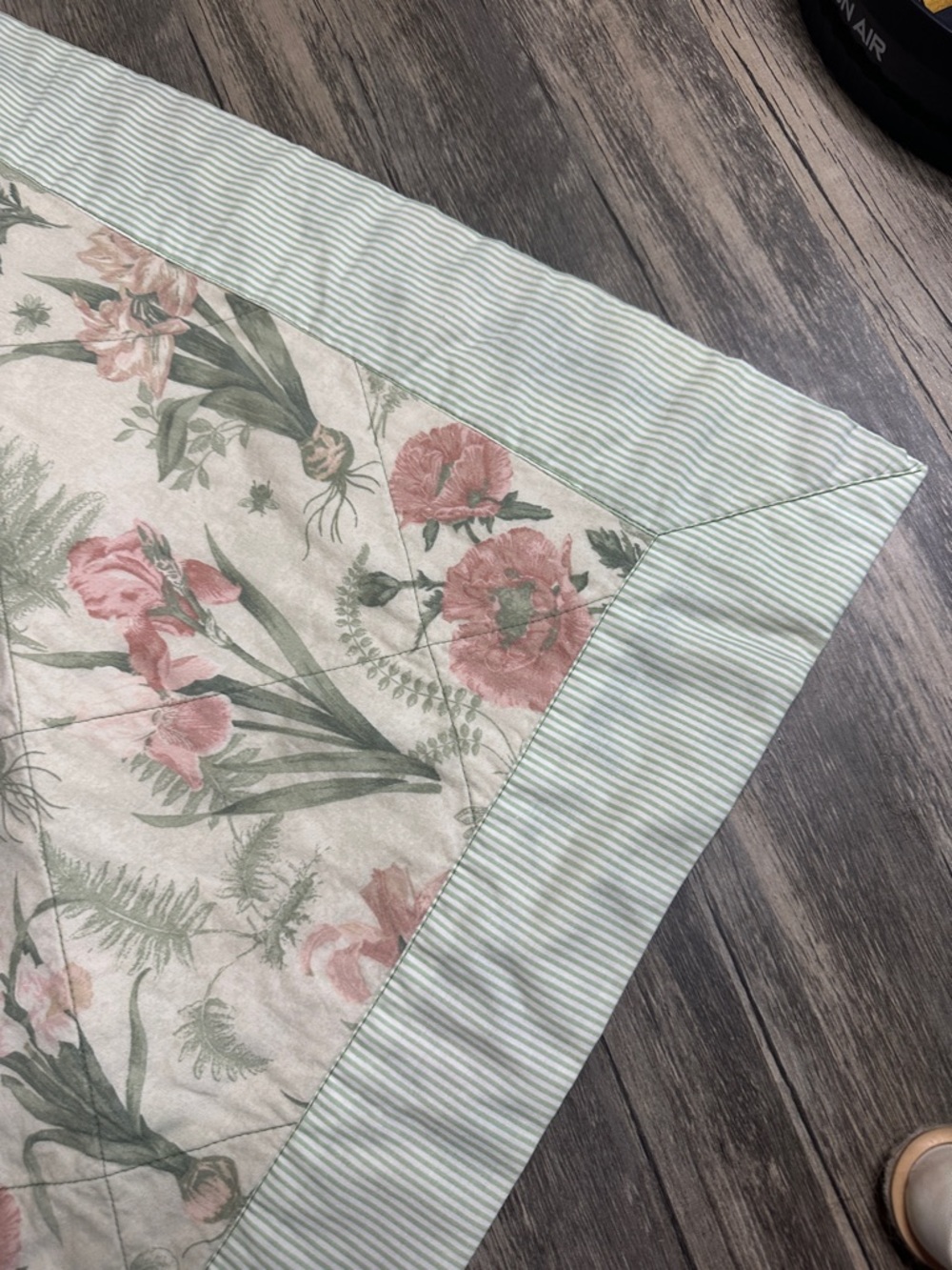 Floral Printed Quilted Throw - Pink and Green - Picture 5 of 7